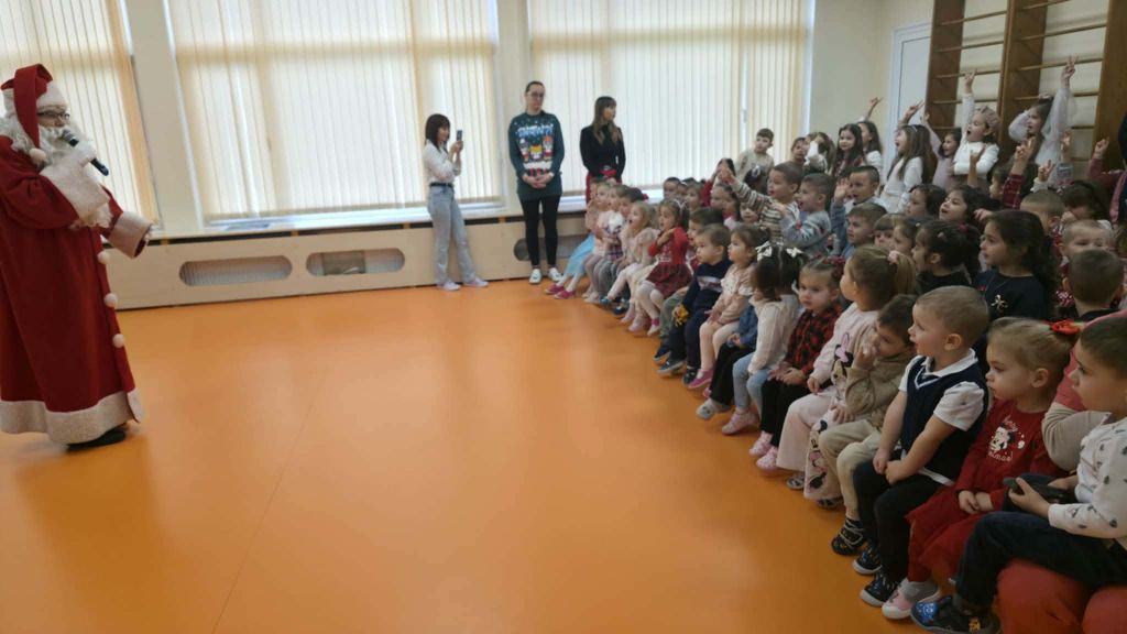 Театър "Дядо Коледа, къде си?" - ДГ Слънце - Златица